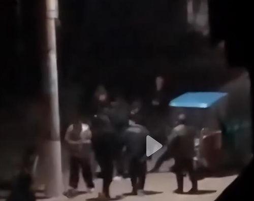 爬山打人事件最新爆料,最新爆料揭露惊人内幕  第1张